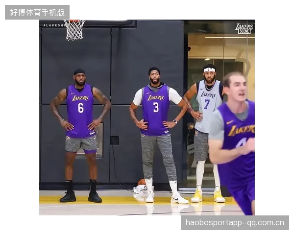 詹姆斯浓眉破传言：NBA超级球员的“秘密”背后